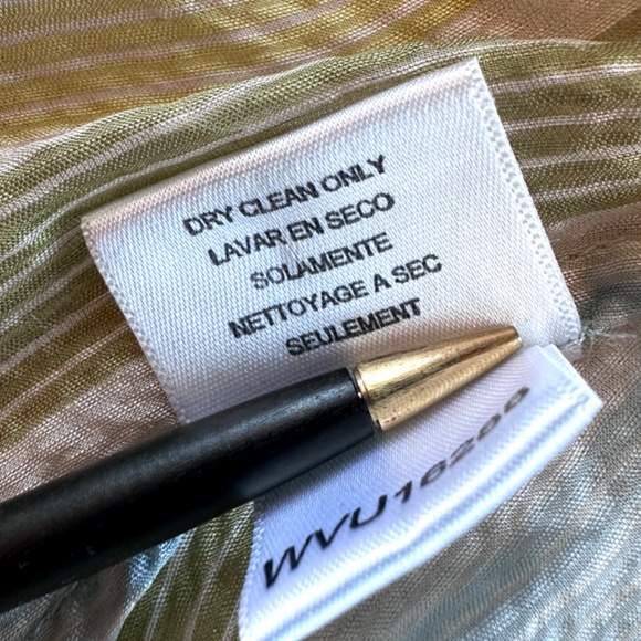 BCBG Silk multi color stripe kimono style wrap - Picture 7 of 8